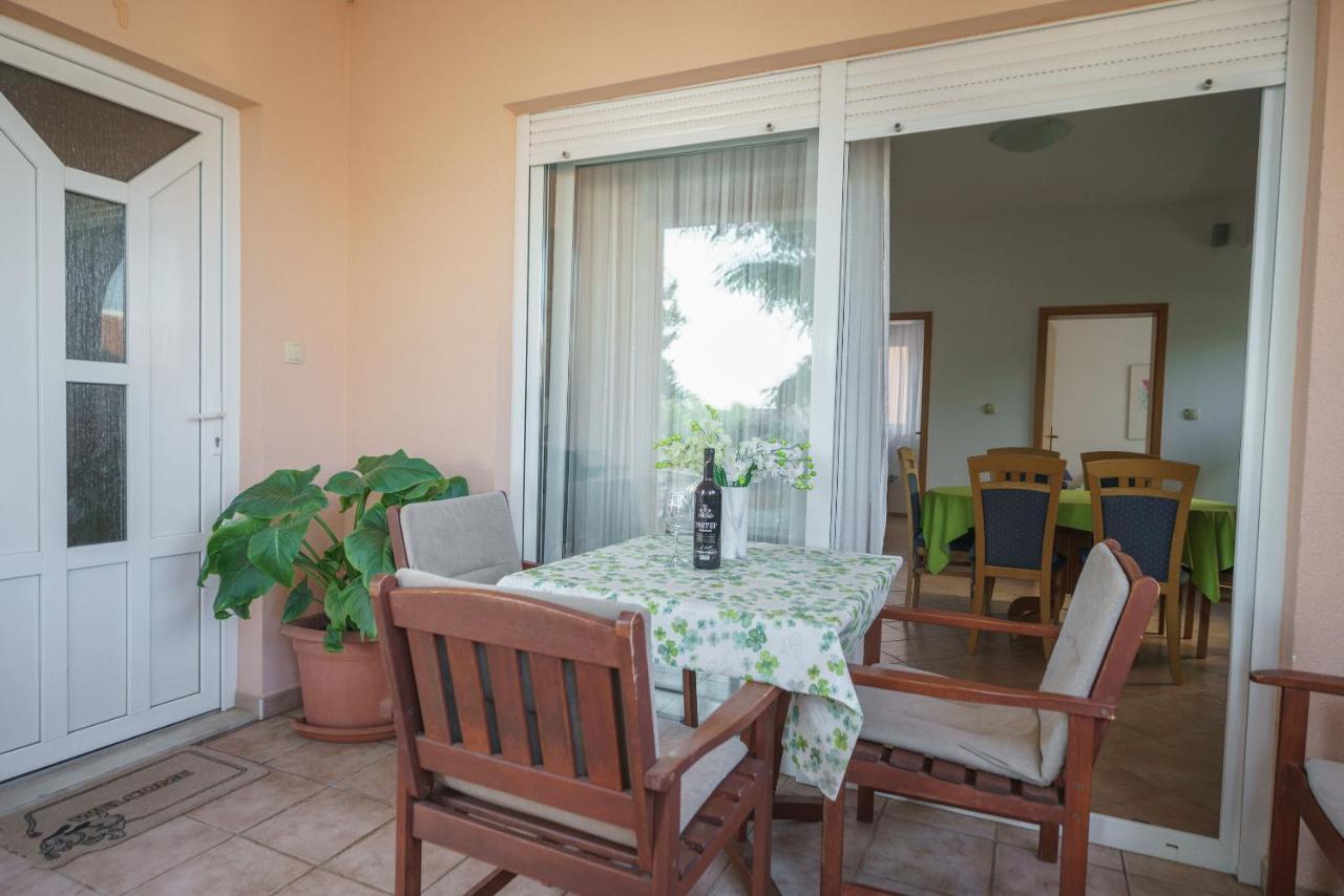 Apartmani Nedoklan Srima Zewnętrze zdjęcie