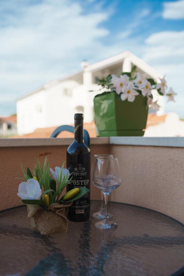 Apartmani Nedoklan Srima Zewnętrze zdjęcie