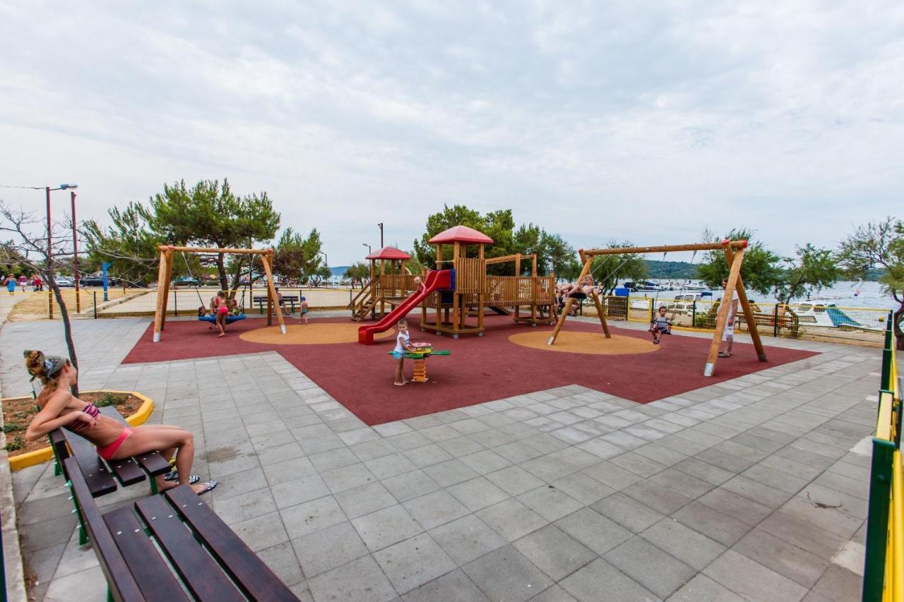 Apartmani Nedoklan Srima Zewnętrze zdjęcie