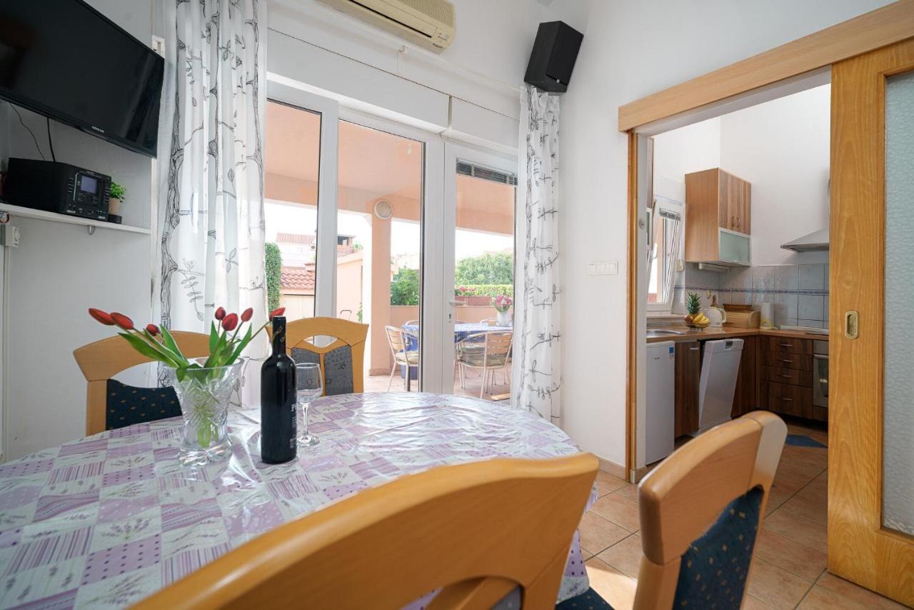 Apartmani Nedoklan Srima Zewnętrze zdjęcie